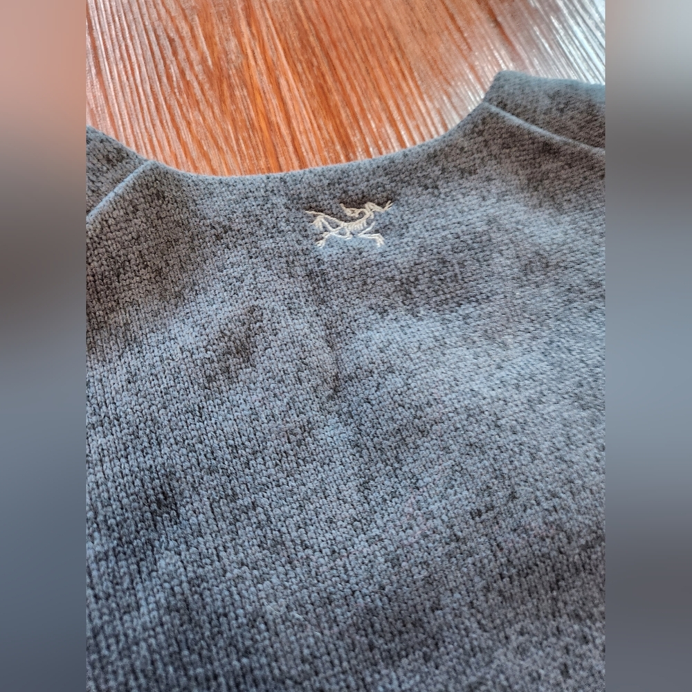 Arc'teryx Covert Navy Long Sleeve Sweater with Pocket Knit Fleece - Picture 3 of 5